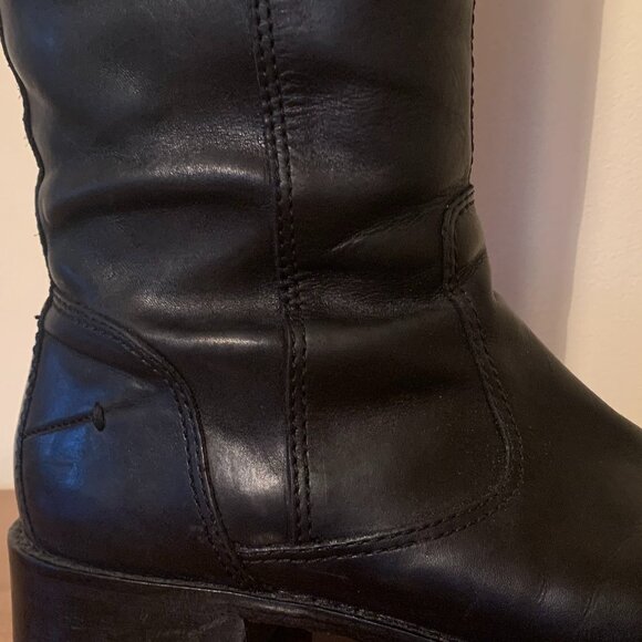 Black Leather Riding Boots - Picture 2 of 11